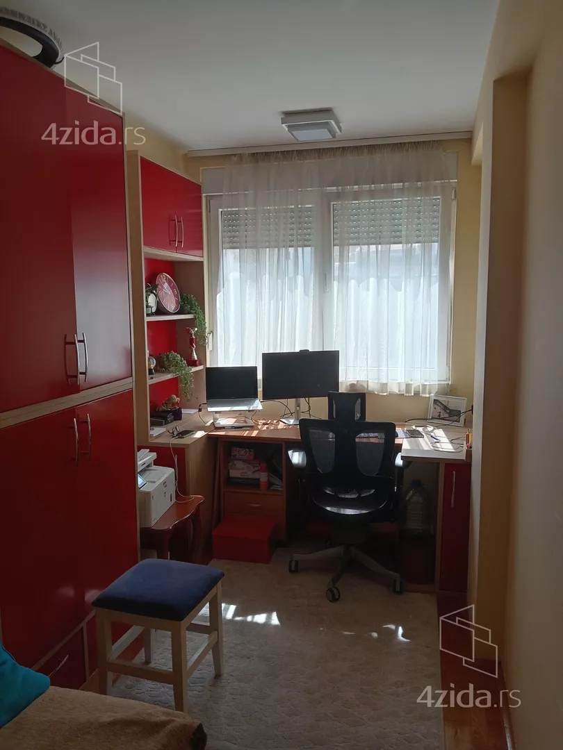 Petosoban stan | 4zida