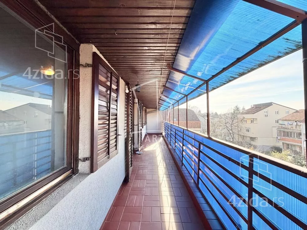 Petosoban stan | 4zida