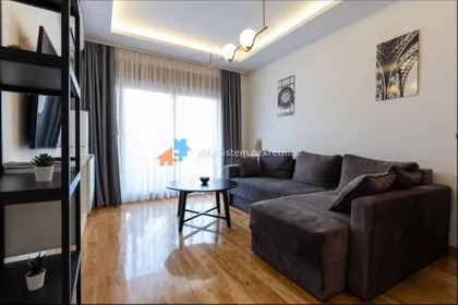 Crveni Krst Vračar | 4zida.rs