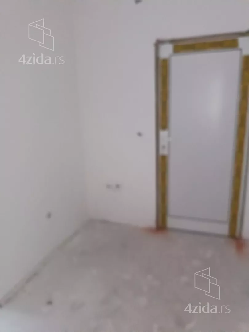 Poslovna zgrada | 4zida