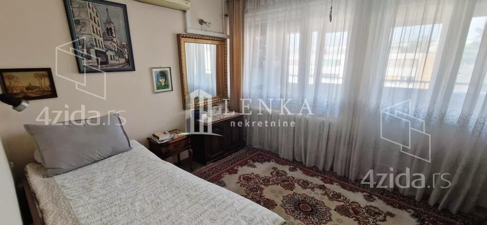 Četvoroiposoban stan | 4zida