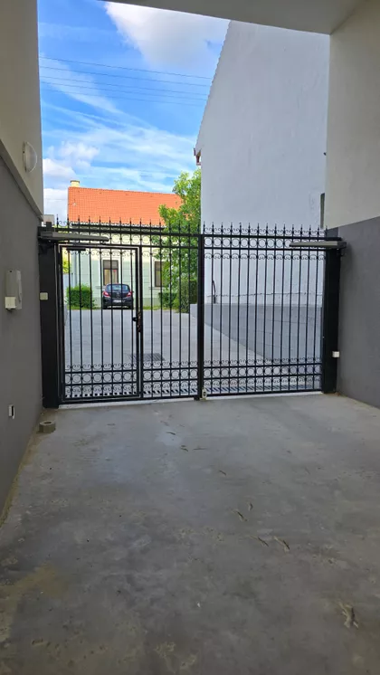 Prvomajska | 4zida.rs