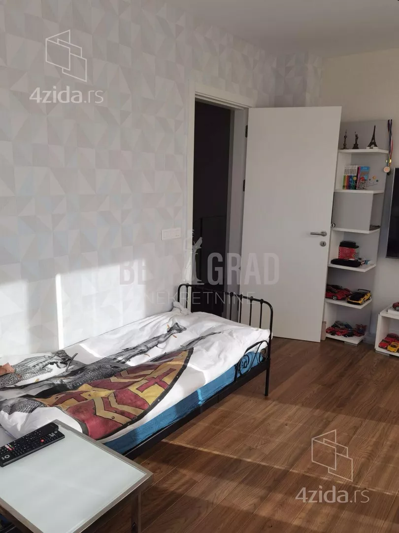 Petosoban stan | 4zida