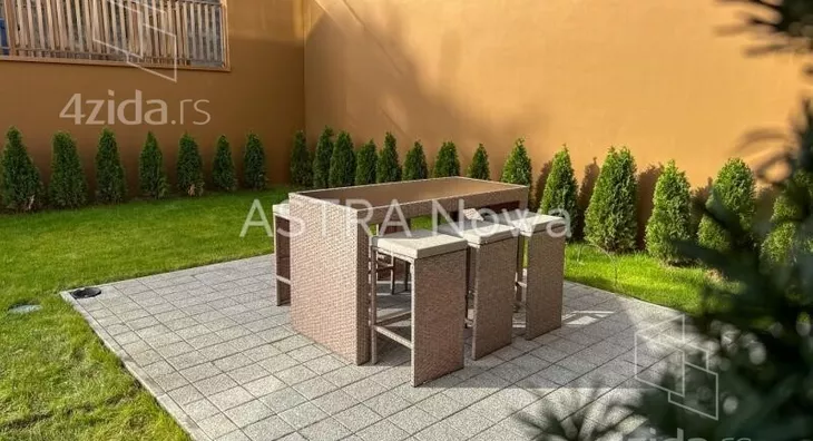 Petosoban stan | 4zida