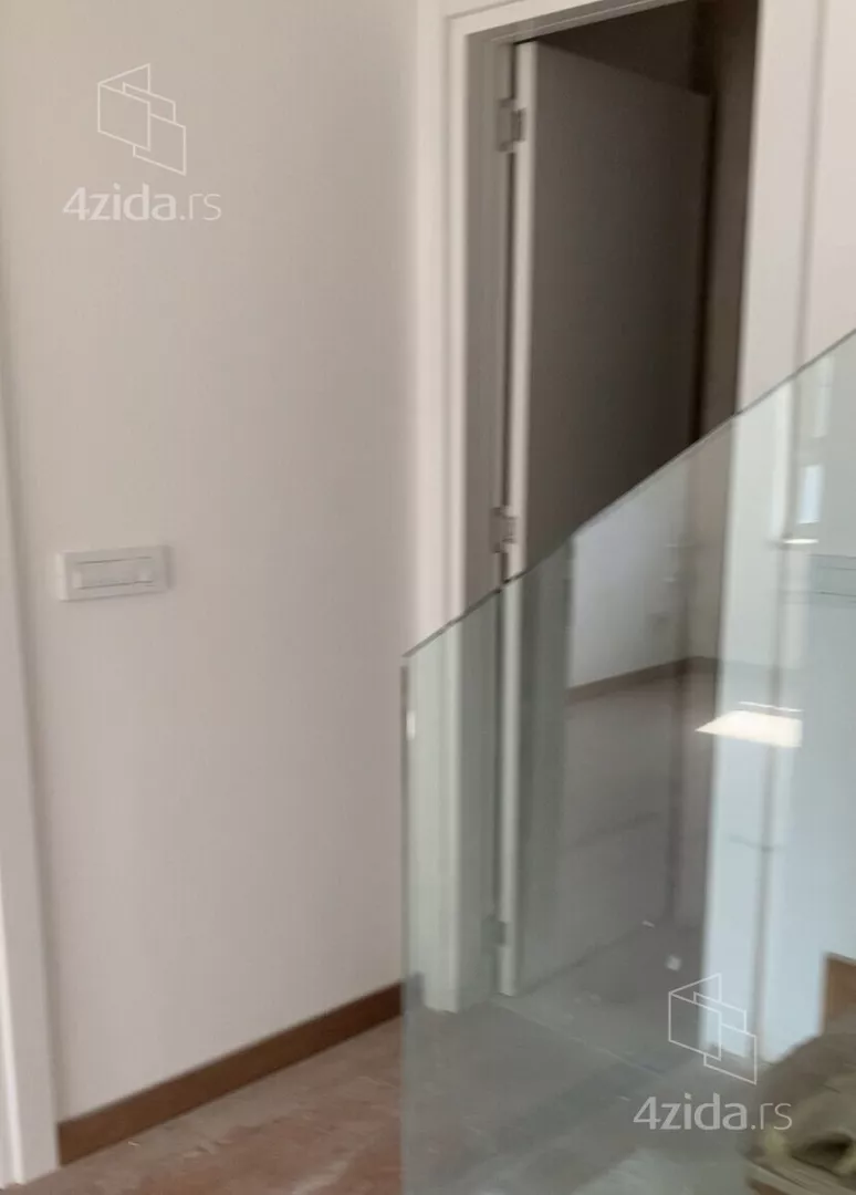 Četvoroiposoban stan | 4zida