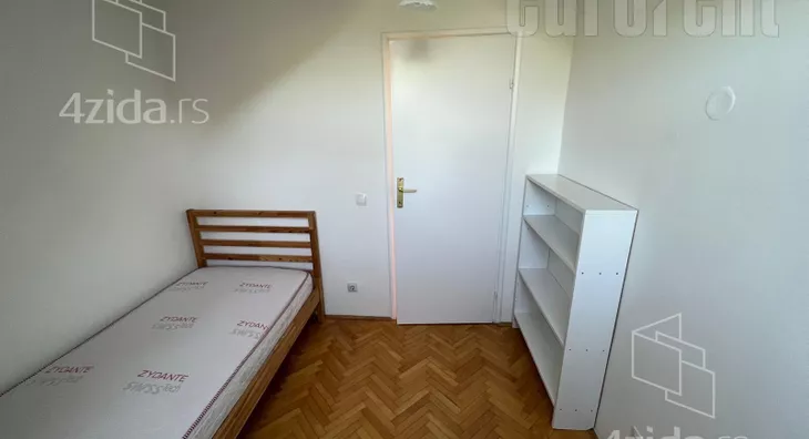 Četvoroiposoban stan | 4zida