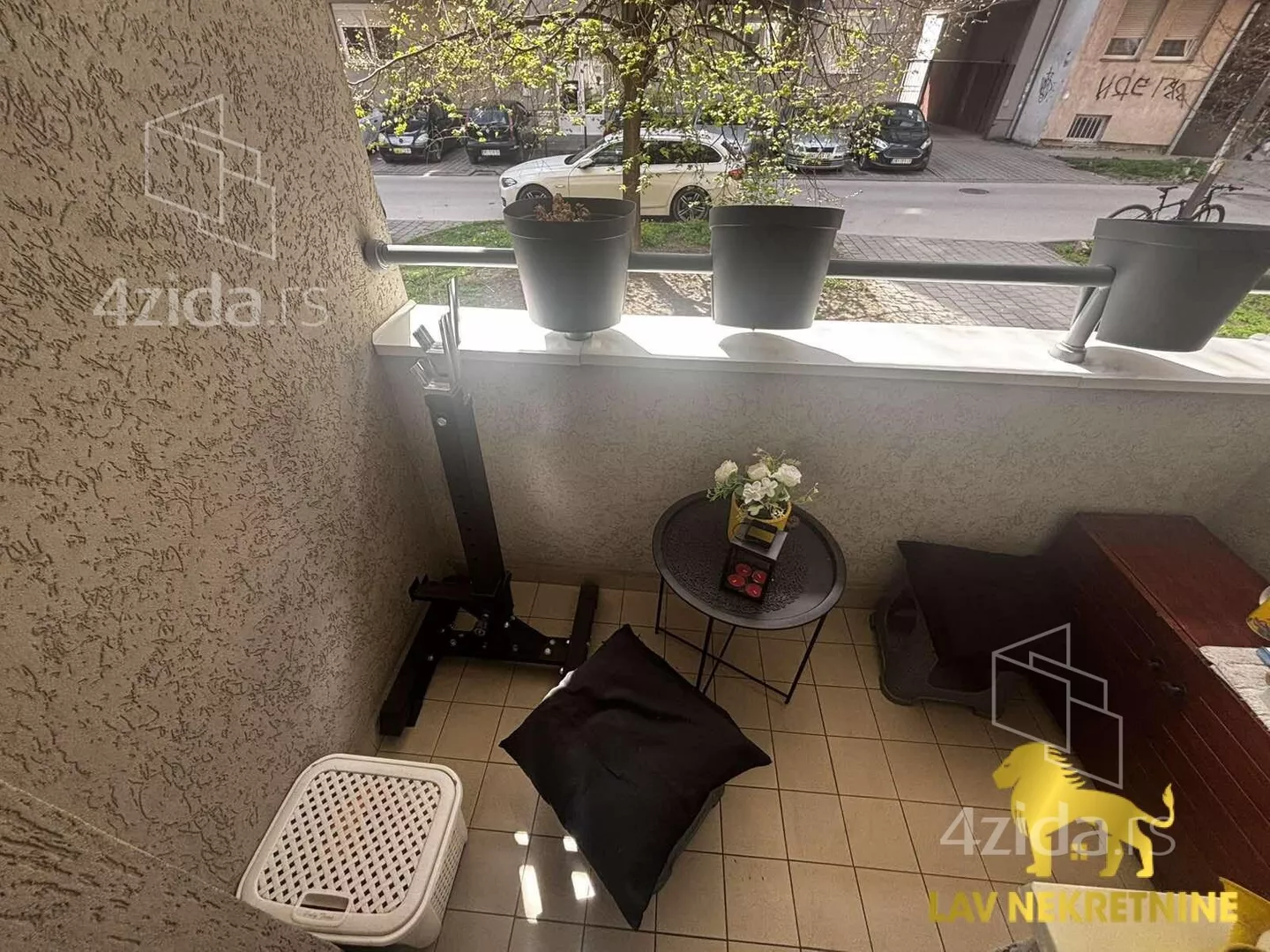 Jednoiposoban stan | 4zida