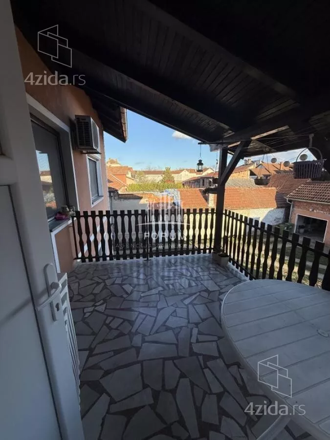 Troiposoban stan | 4zida