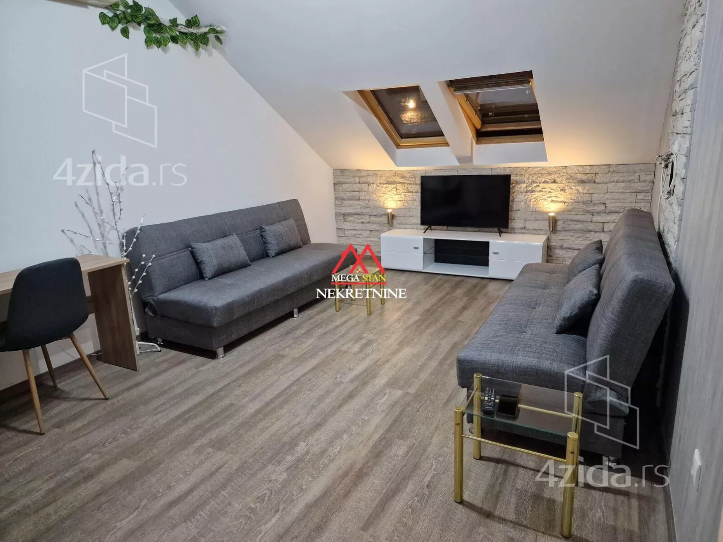 Jednoiposoban stan | 4zida