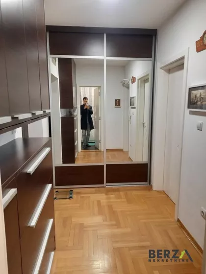 Cara Dušana | 4zida.rs