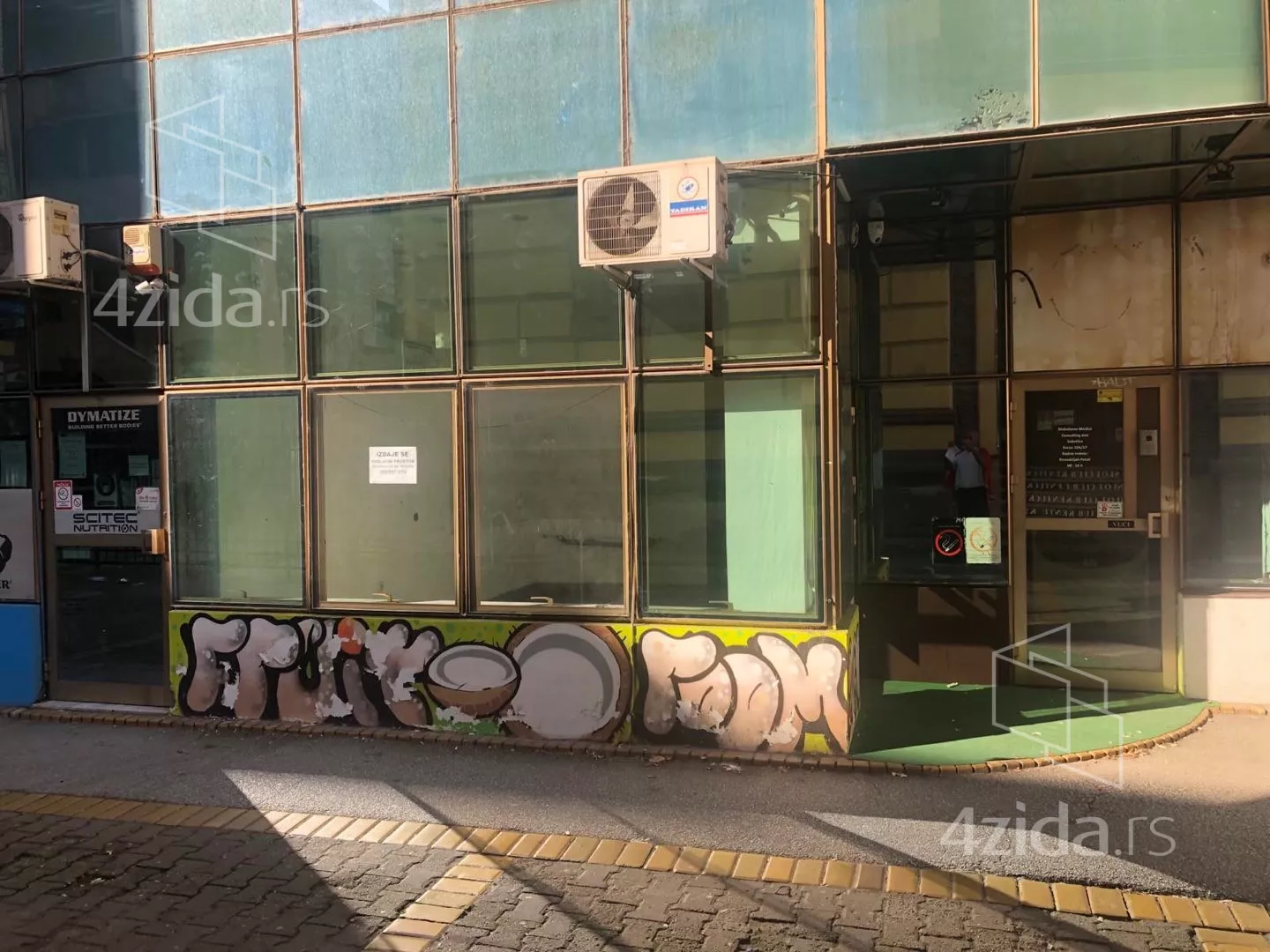 Lokal | 4zida
