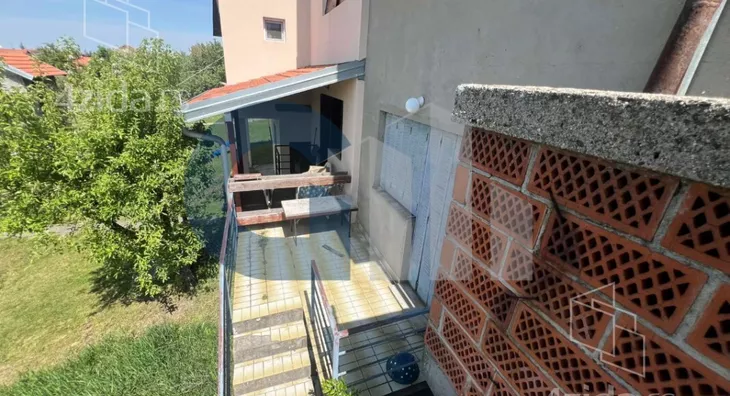 Šestosoban stan | 4zida