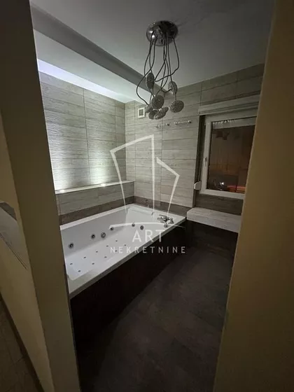 Godominska | 4zida.rs