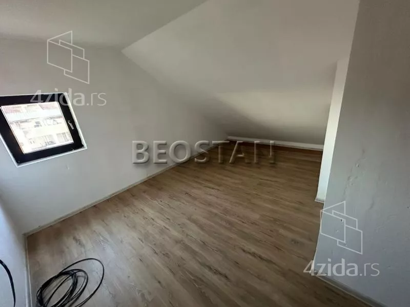 Šestosoban stan | 4zida