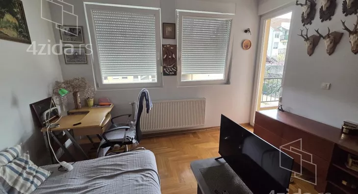 Petosoban stan | 4zida