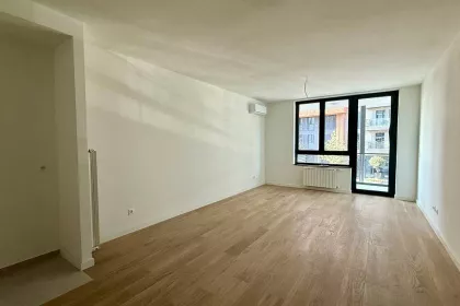 Luke Ćelovića Trebinjca bb | 4zida.rs