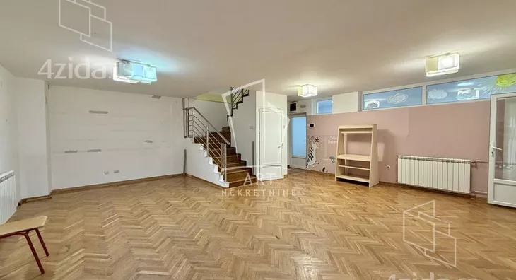 3-etažna kuća | 4zida