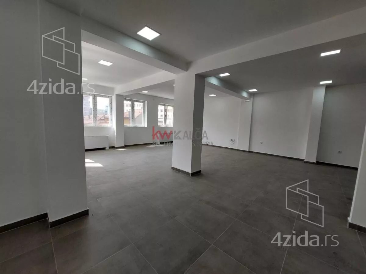 Lokal | 4zida
