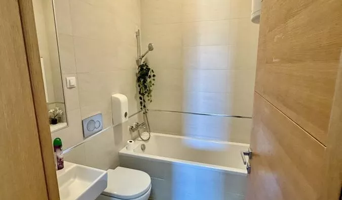 Sedmosoban stan | 4zida