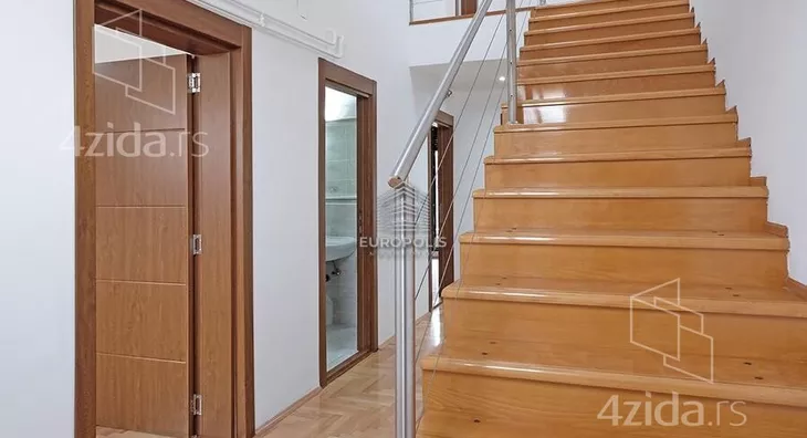 4-etažna kuća | 4zida