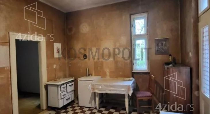 Četvoroiposoban stan | 4zida