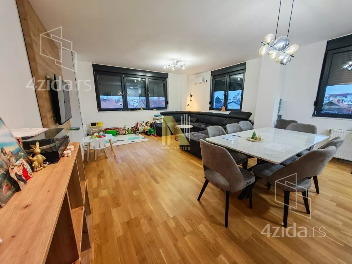 Troiposoban stan | 4zida