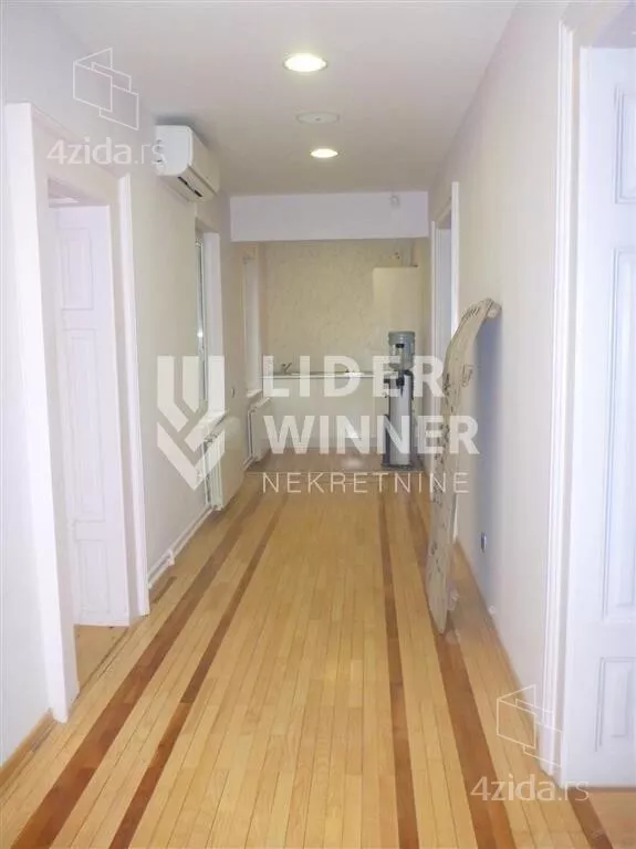 Šestosoban stan | 4zida