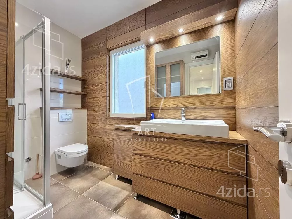 Petosoban stan | 4zida