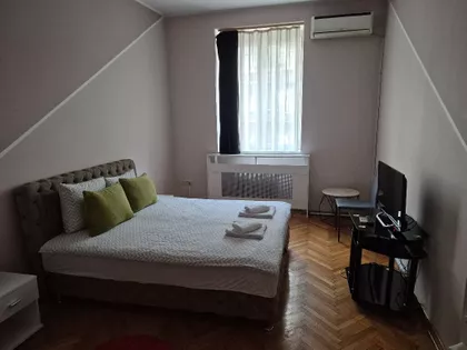 Dečanska | 4zida.rs