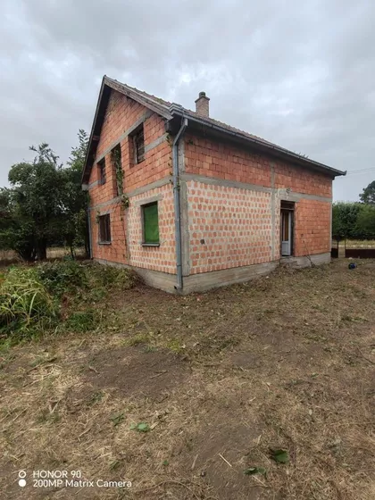 Samoš | 4zida.rs