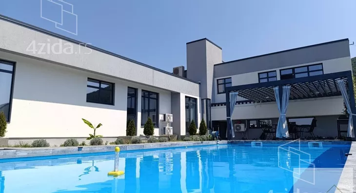Kuća | 4zida