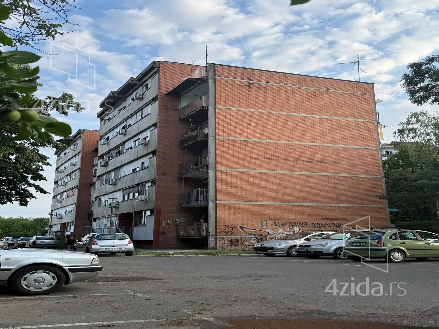 Jednoiposoban stan | 4zida