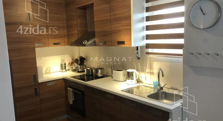 Četvoroiposoban stan | 4zida