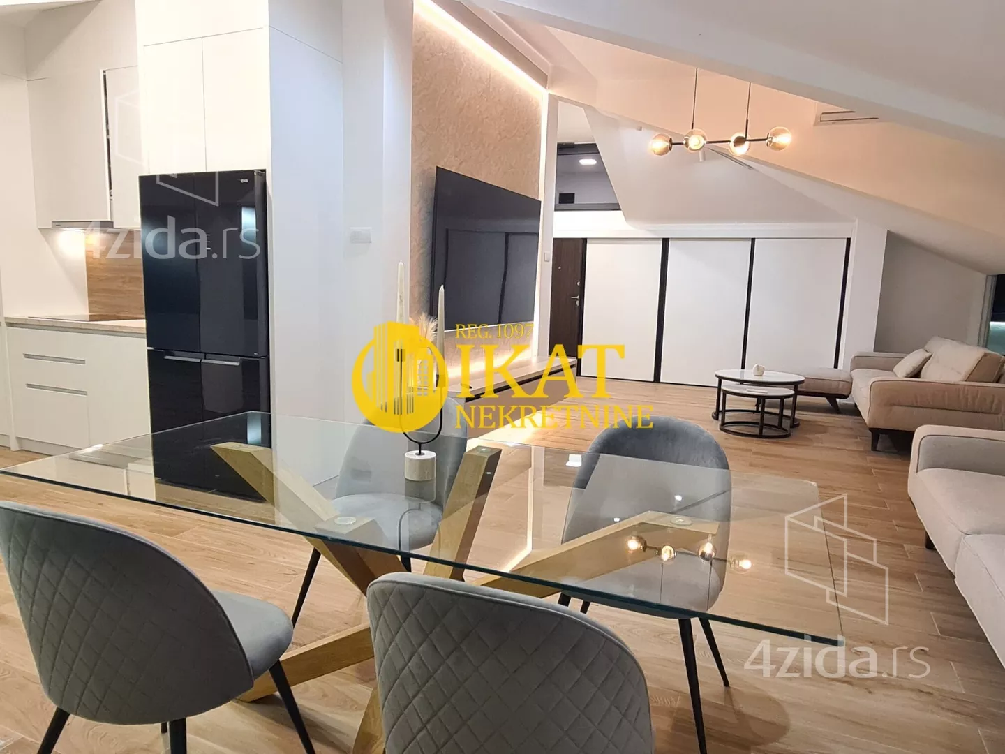 Četvorosoban stan | 4zida