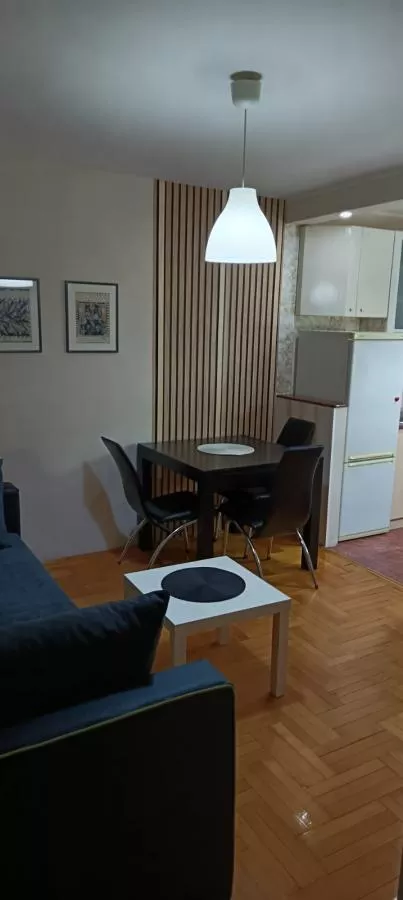 Dom Zdravlja | 4zida.rs