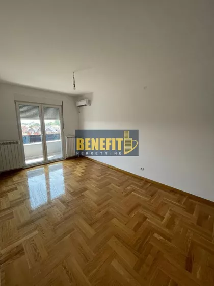 Ugrinovačka | 4zida.rs
