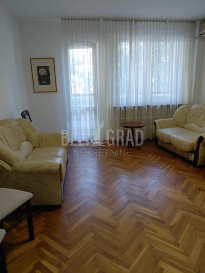 Bogdana Tirnanića | 4zida.rs