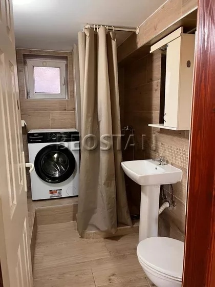 Darinke Radović | 4zida.rs