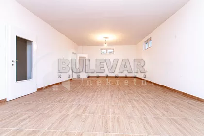 Donjovrežinska | 4zida.rs