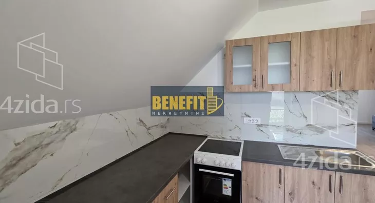 Četvoroiposoban stan | 4zida