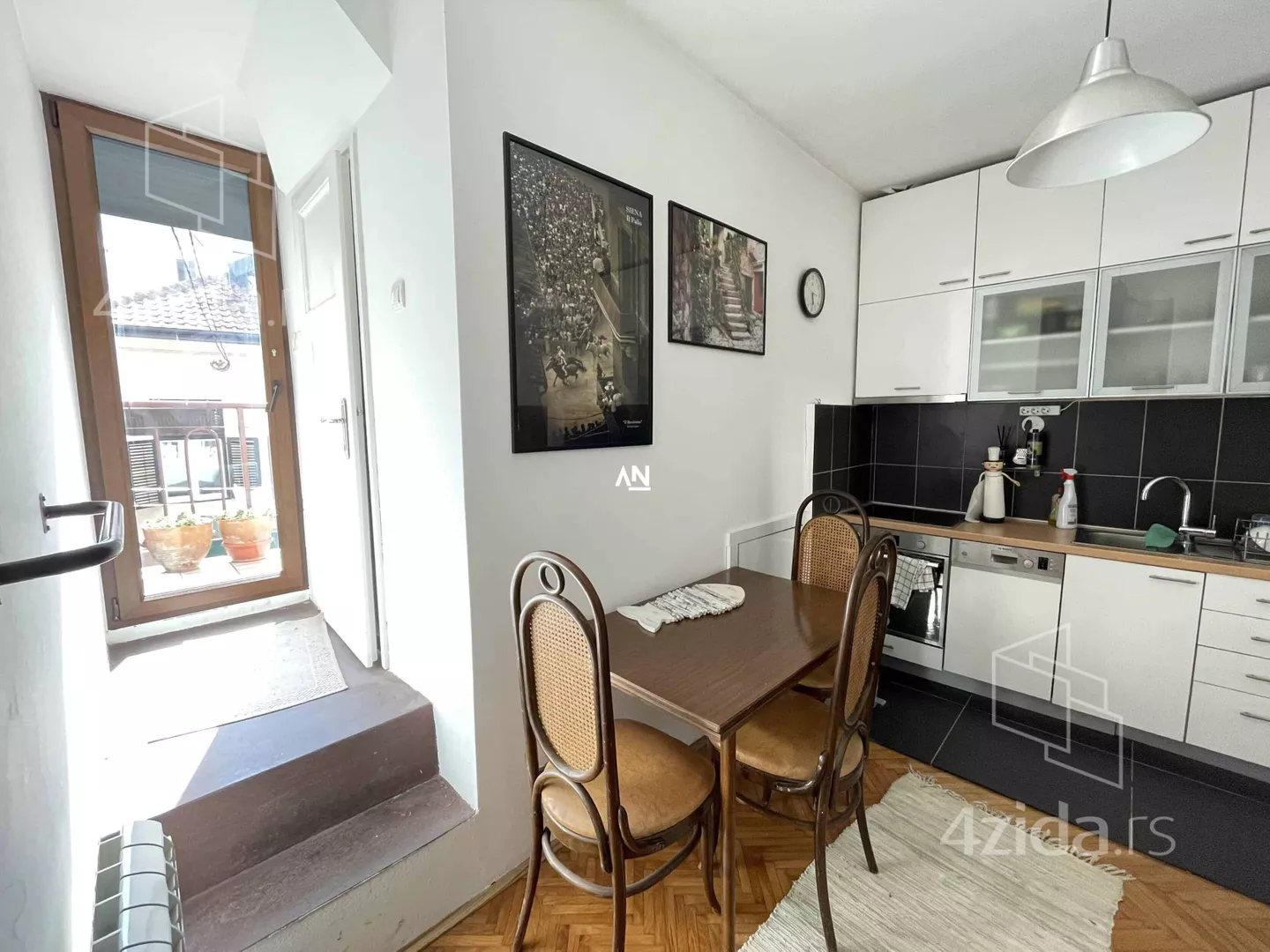 Troiposoban stan | 4zida