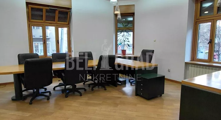 Šestosoban stan | 4zida