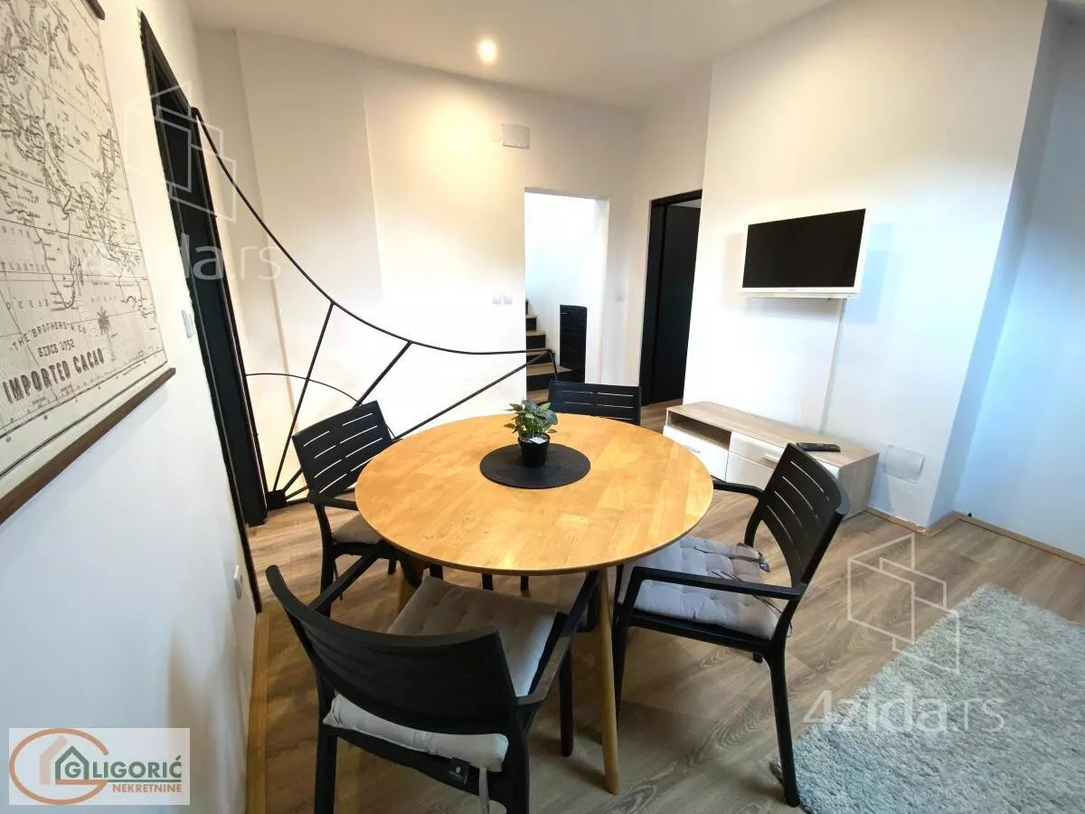 Petosoban stan | 4zida