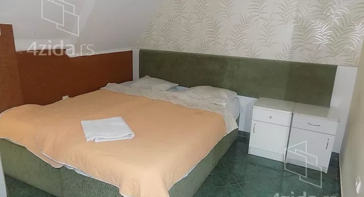 Poslovna zgrada | 4zida