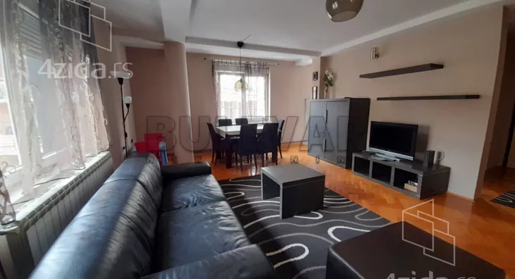 Troiposoban stan | 4zida