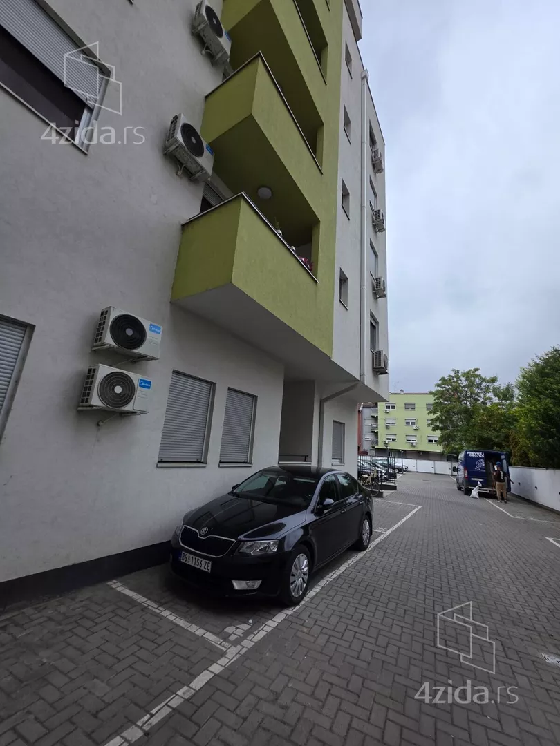 Parking | 4zida