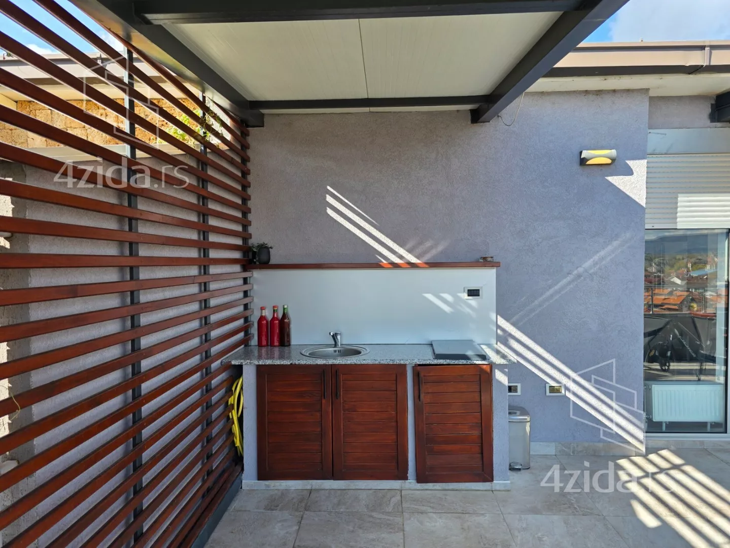 Troiposoban stan | 4zida