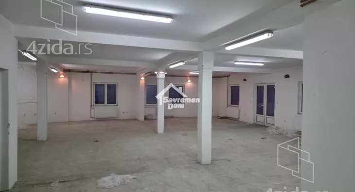 Poslovna zgrada | 4zida