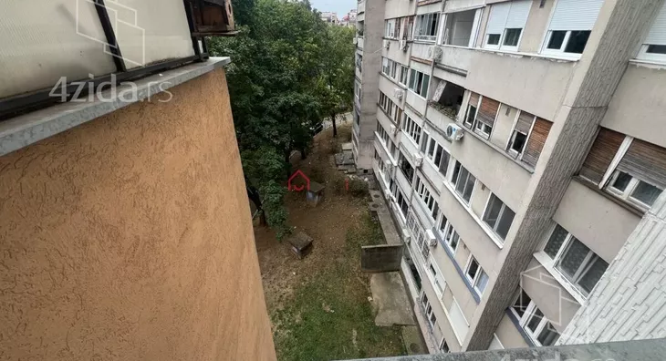 Petosoban stan | 4zida