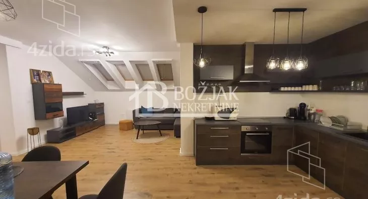 Petosoban stan | 4zida